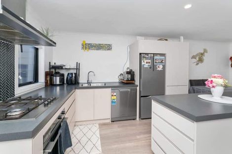 Photo of property in 19/9u Surrey Street, Tawa, Wellington, 5028