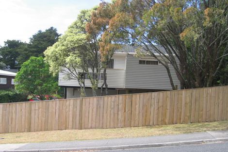 Photo of property in 2/5 Kathleen Street, Totara Vale, Auckland, 0627