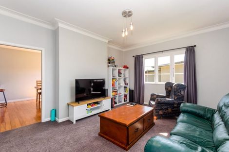 Photo of property in 6 Howden Road, Fairfield, Hamilton, 3214
