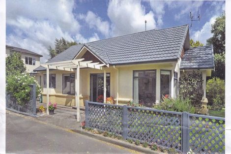 Photo of property in 14 Winston Avenue, Hokowhitu, Palmerston North, 4410