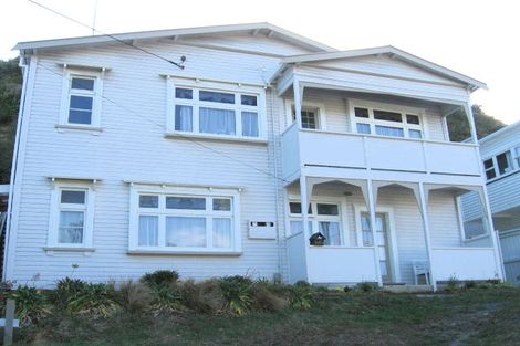 Photo of property in 50 Queens Drive, Lyall Bay, Wellington, 6022