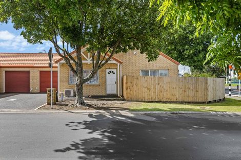 Photo of property in 1 Dunbarton Drive, Ranui, Auckland, 0612