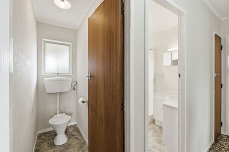 Photo of property in 2 Awatea Street, Castlecliff, Whanganui, 4501
