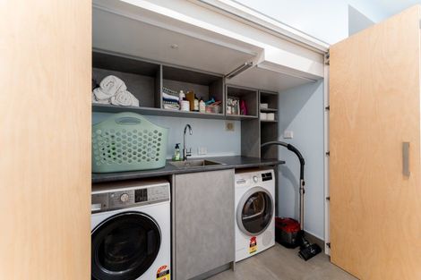 Photo of property in 180 Victoria Road, Saint Clair, Dunedin, 9012