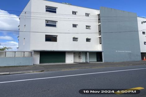 Photo of property in 2f1 Oriental Terrace, Mount Victoria, Wellington, 6011