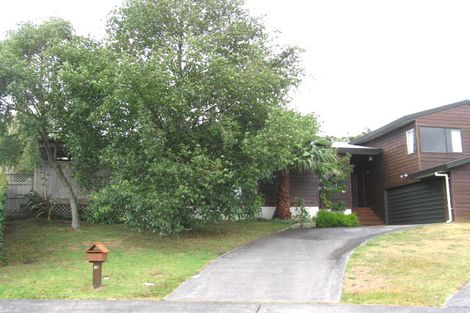 Photo of property in 2/11 Stoneleigh Court, Sunnynook, Auckland, 0632