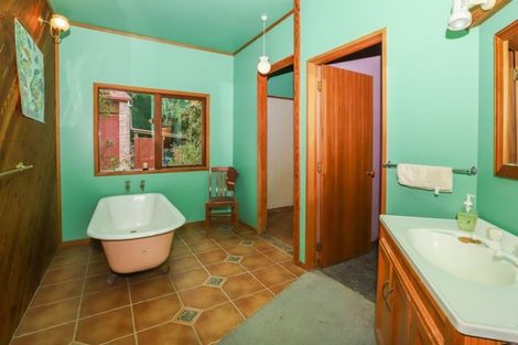 Photo of property in 10 Totara Grove, Hillcrest, Auckland, 0627