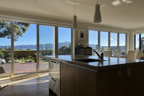 Photo of property in 55 Marine Parade, Paraparaumu Beach, Paraparaumu, 5032