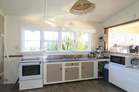 Photo of property in 128 Queen Street, Westport, 7825