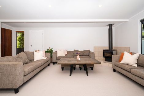 Photo of property in 24a Cambridge Road, Riverhead, 0820