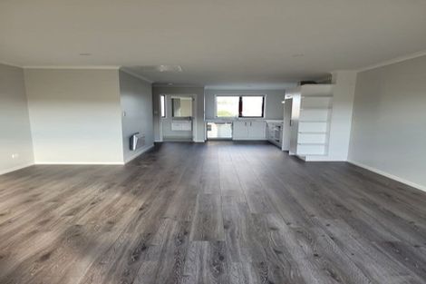 Photo of property in 8 Kawapani Lane, Kumeu, 0810