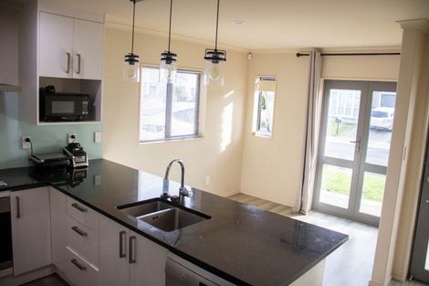 Photo of property in 10 Tribute Loop, Takanini, 2112