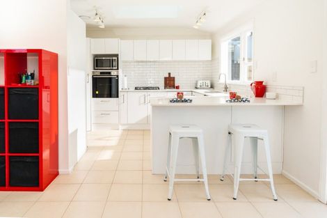 Photo of property in 113 Queens Drive, Lyall Bay, Wellington, 6022