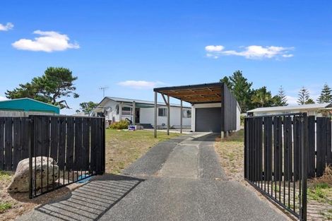 Photo of property in 21 Kuparu Place, Ruakaka, 0116