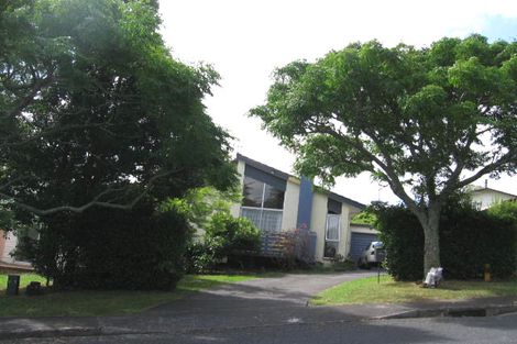 Photo of property in 2/19 Simon Ellice Drive, Bayview, Auckland, 0629