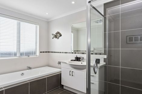 Photo of property in 11 Oriental Parade, Papamoa Beach, Papamoa, 3118