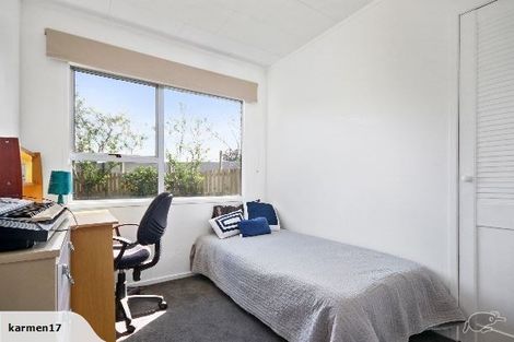 Photo of property in 11 Landsdale Place, Massey, Auckland, 0614