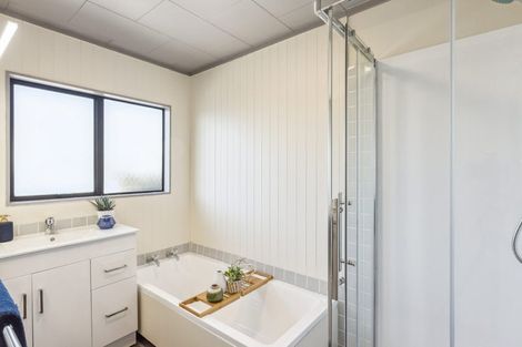 Photo of property in 50 Langdale Avenue, Paraparaumu, 5032