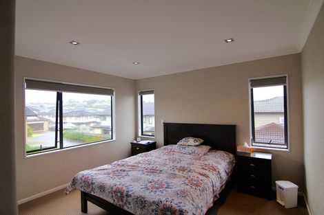 Photo of property in 75 Laurel Oak Drive, Schnapper Rock, Auckland, 0632