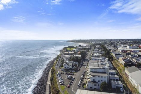 Photo of property in Quarterdeck, 3/4 Buller Street, New Plymouth, 4310