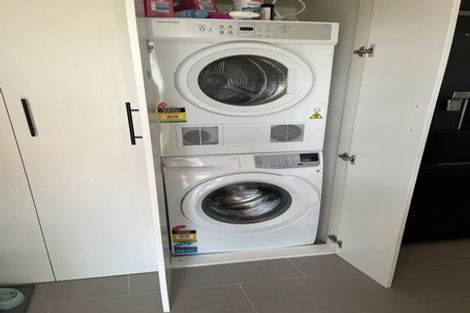 Photo of property in 1 Pleasant Road, Glen Eden, Auckland, 0602