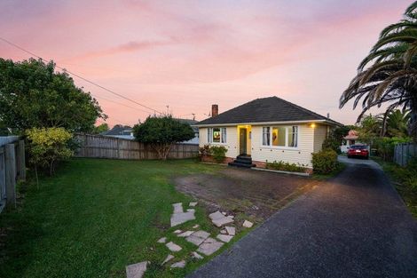 Photo of property in 29 Beaubank Road, Kelston, Auckland, 0602