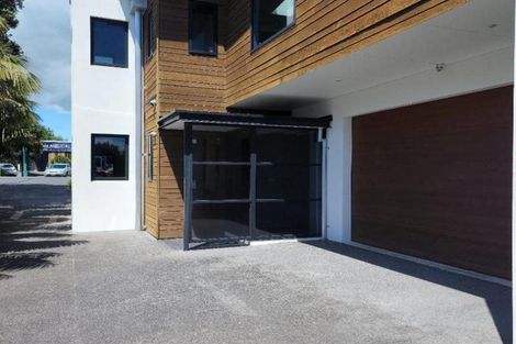 Photo of property in 1152b South Road, Oakura, 4314