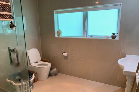 Photo of property in 4a Sherwood Avenue, Te Atatu South, Auckland, 0610