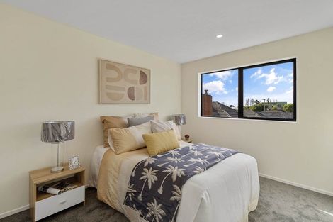 Photo of property in 8b Deuxberry Avenue, Northcote, Auckland, 0627