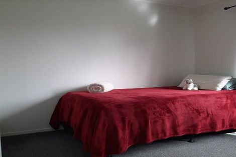 Photo of property in 34 Hassan Drive, Massey, Auckland, 0614