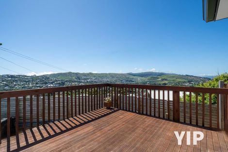 Photo of property in 9 Paparangi Crescent, Paparangi, Wellington, 6037