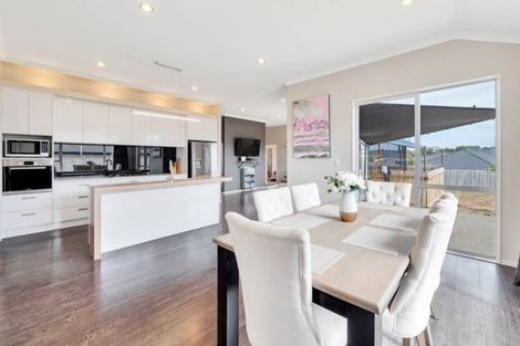 Photo of property in 135 Matua Road, Huapai, Kumeu, 0810