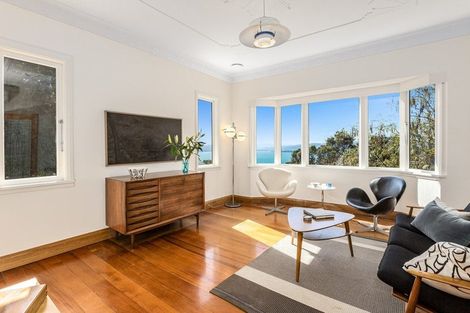 Photo of property in 13 Thane Road, Roseneath, Wellington, 6011