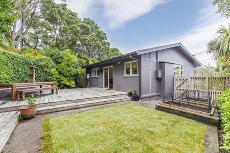 Photo of property in 23 West Road, Northland, Wellington, 6012