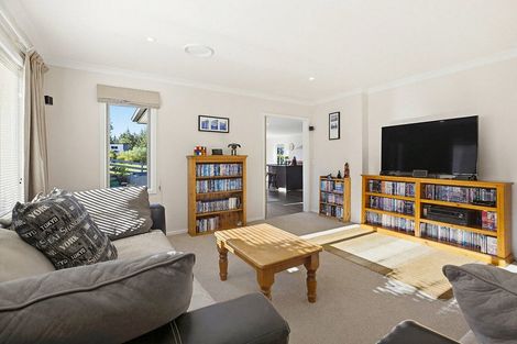 Photo of property in 88b Endeavour Drive, Whitby, Porirua, 5024