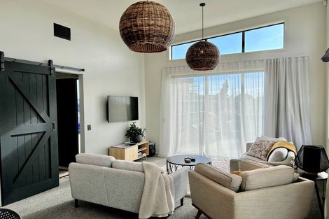 Photo of property in 8 Mirek Street, Waikanae, 5036