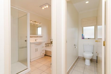 Photo of property in 1 Lancewood Lane, Roslyn, Palmerston North, 4414