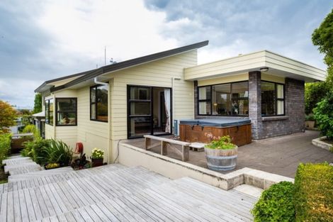 Photo of property in 57 Puflett Road, Havelock North, 4130