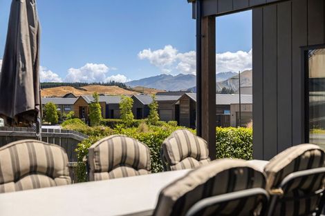 Photo of property in 14 Mount Nicholas Avenue, Wanaka, 9305