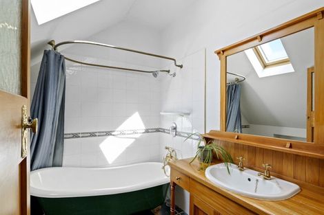 Photo of property in 126 Hackthorne Road, Cashmere, Christchurch, 8022