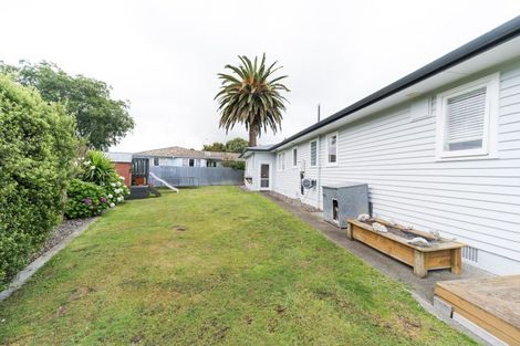 Photo of property in 16 Marsden Place, Awapuni, Palmerston North, 4412