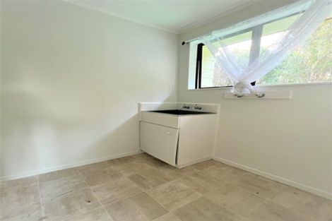 Photo of property in 21 Rehia Road, Massey, Auckland, 0614
