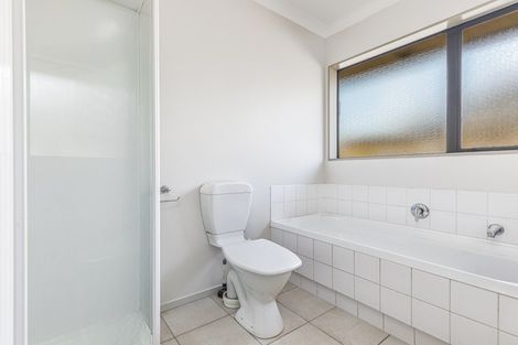 Photo of property in 8 Old Park Place, Takanini, 2112