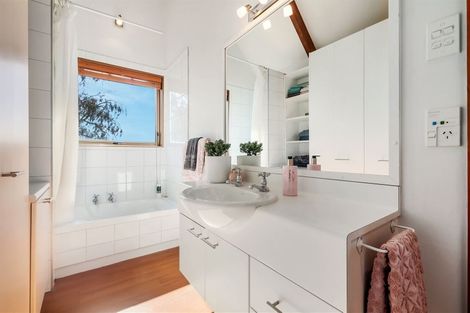 Photo of property in 14 Muritai Terrace, Mount Pleasant, Christchurch, 8081