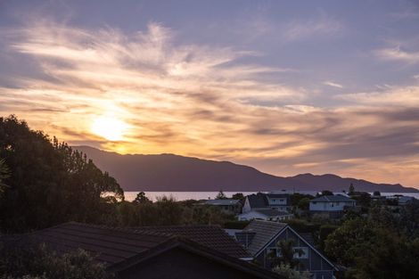 Photo of property in 6 Pine Ridge Terrace, Waikanae Beach, Waikanae, 5036