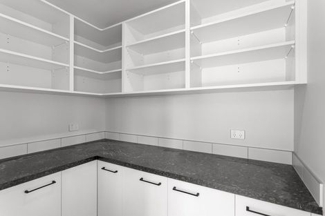 Photo of property in 20 Port Way, Rosehill, 2113
