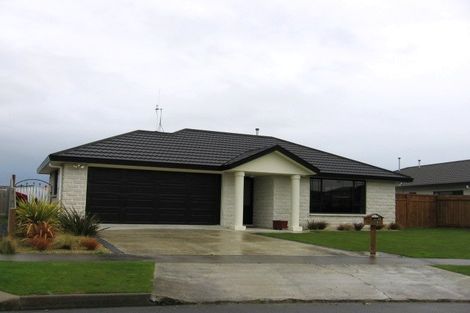 Photo of property in 20 Aspen Way, Kelvin Grove, Palmerston North, 4414