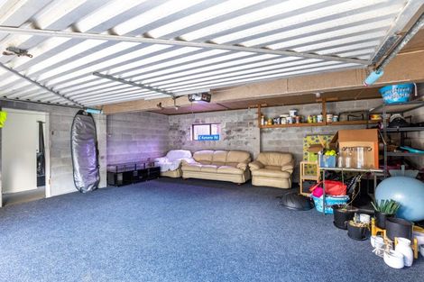 Photo of property in 21 Cumberland Street, Merrilands, New Plymouth, 4312