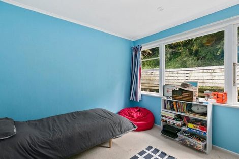 Photo of property in 165a Newlands Road, Newlands, Wellington, 6037