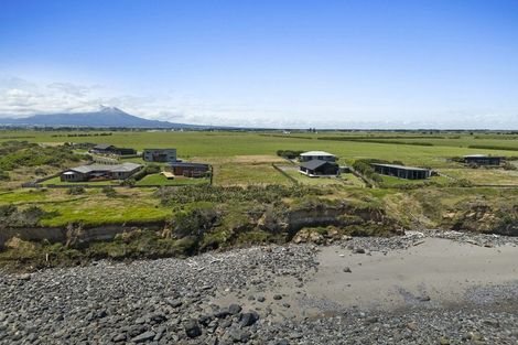 Photo of property in 261 Tai Road, Opunake, 4681